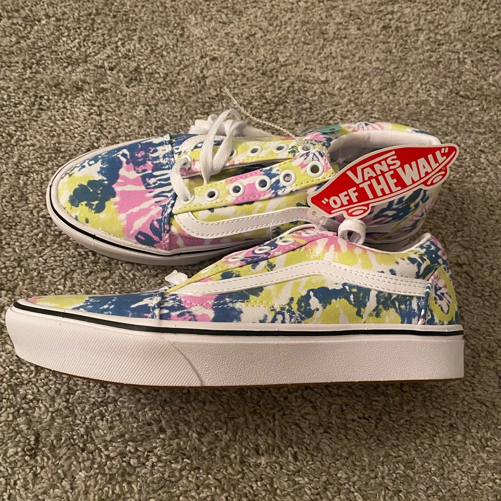 VANS Tie Dye ComfyCush Old Skool Womens Shoes